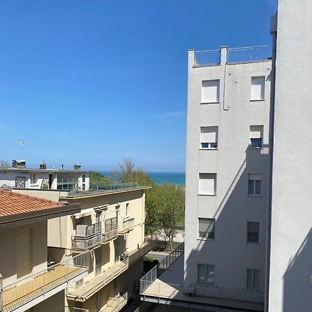 Hotel Loretta Римини Екстериор снимка