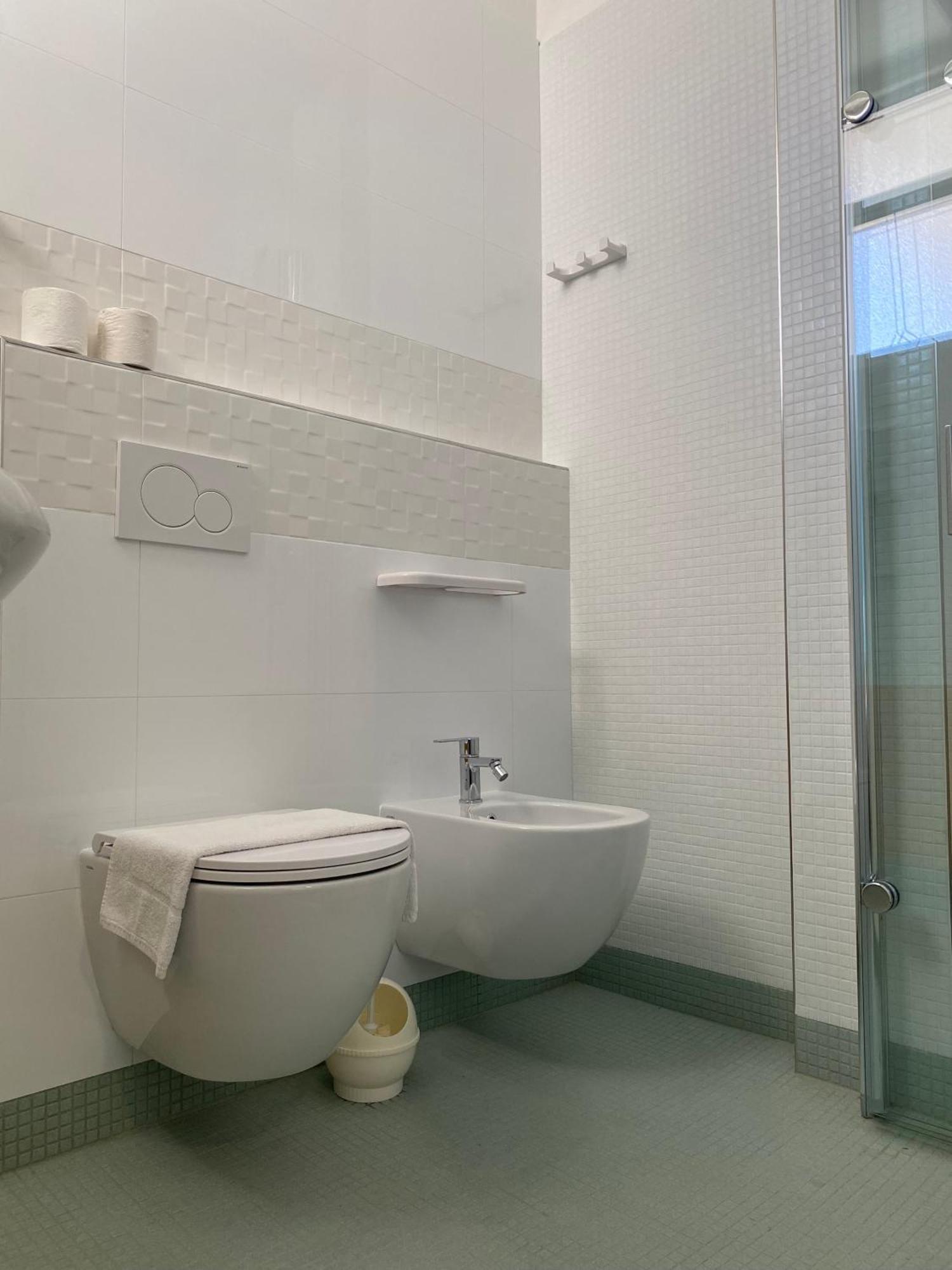 Hotel Loretta Римини Екстериор снимка