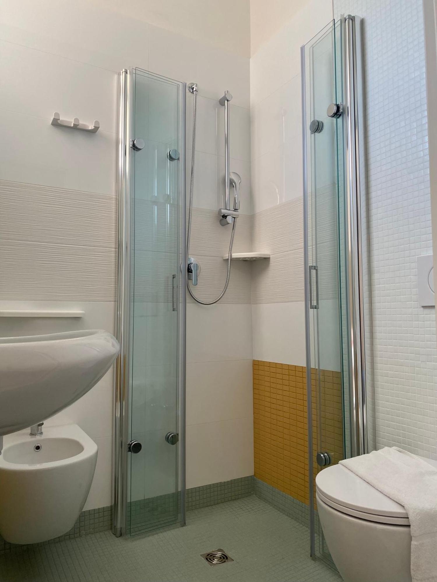 Hotel Loretta Римини Екстериор снимка