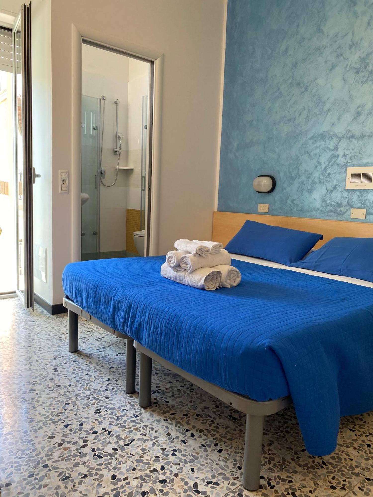 Hotel Loretta Римини Екстериор снимка
